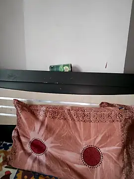 Deepa Sharma143 online show from 4, 12, 2025