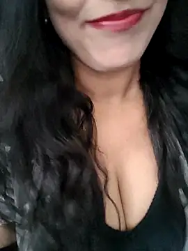 Deepa Sharma143 online show from 3, 10, 2025