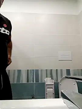 Snapshot of estrogeni chatting on 31, 10, 2025 estrogeni online show from 31, 10, 2025