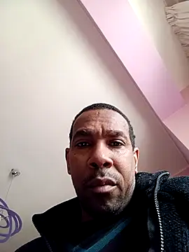 Snapshot of estrogeni chatting on 23, 4, 2026 estrogeni online show from 23, 4, 2026