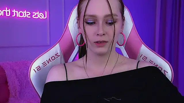 Snapshot of AgataFoxley chatting on 8, 8, 2026 AgataFoxley online show from 8, 8, 2026