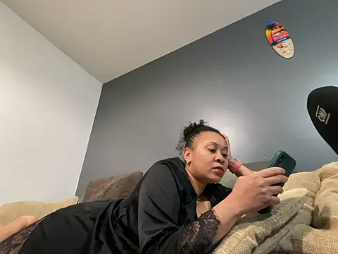 Snapshot of MILF_Stephanie chatting on 13, 5, 2026 MILF Stephanie online show from 13, 5, 2026