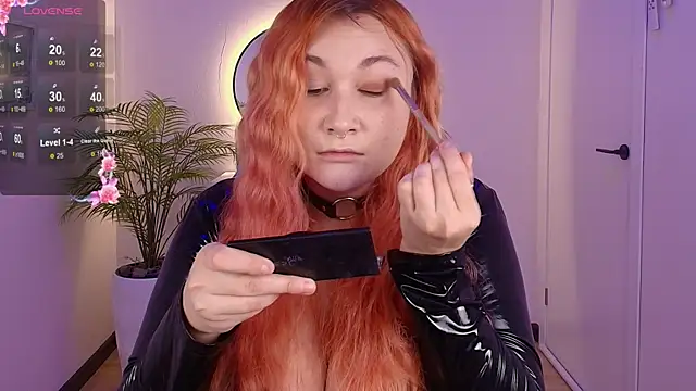 laura palmerr online show from 25, 9, 2025