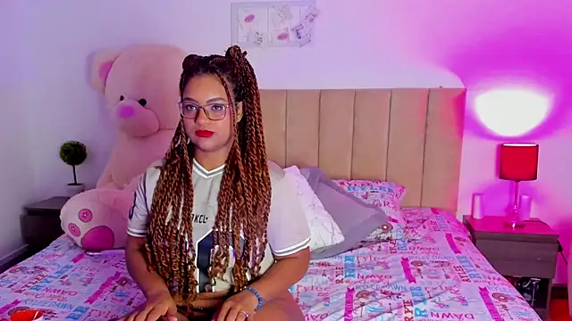 Hill Brownie online show from 5, 12, 2025