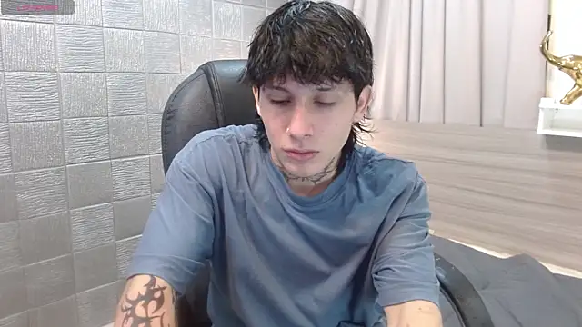 Snapshot of Iantwink18 chatting on 18, 11, 2025 Iantwink18 online show from 18, 11, 2025