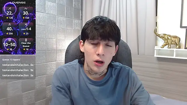 Snapshot of Iantwink18 chatting on 15, 11, 2025 Iantwink18 online show from 15, 11, 2025