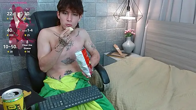 Snapshot of Iantwink18 chatting on 15, 9, 2025 Iantwink18 online show from 15, 9, 2025