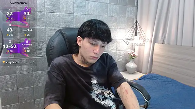 Snapshot of Iantwink18 chatting on 16, 10, 2025 Iantwink18 online show from 16, 10, 2025