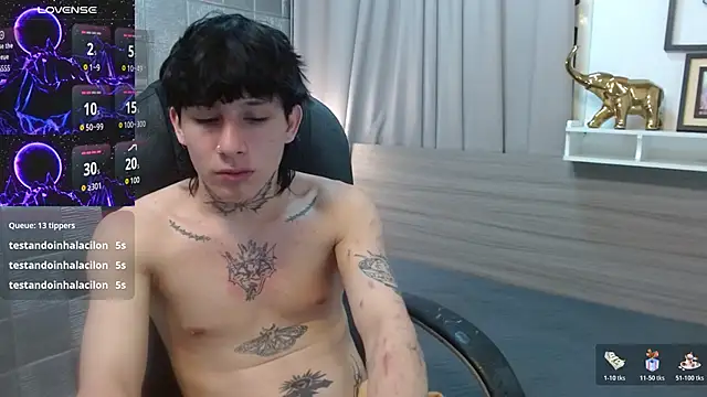 Snapshot of Iantwink18 chatting on 16, 11, 2025 Iantwink18 online show from 16, 11, 2025