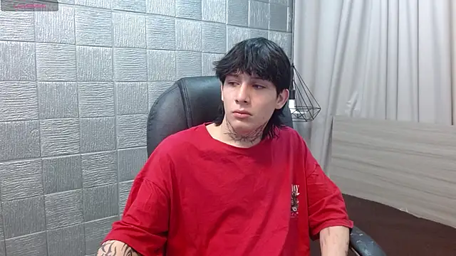 Iantwink18 online show from 3, 12, 2025