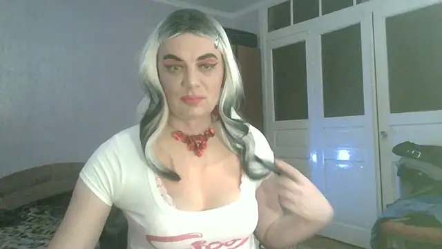 Snapshot of NiraFrost chatting on 4, 3, 2026 NiraFrost online show from 4, 3, 2026