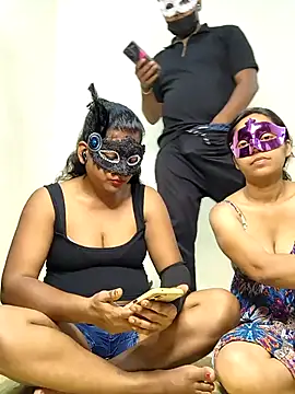 Family02 online show from 11, 10, 2025