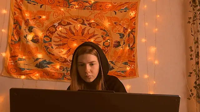 AliceCUNTach online show from 11, 4, 2026