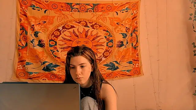 AliceCUNTach online show from 15, 4, 2026