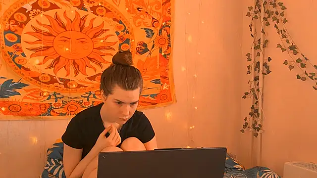 AliceCUNTach online show from 6, 3, 2026