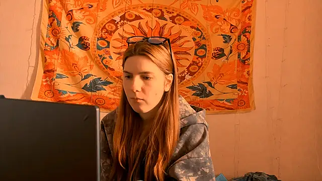 AliceCUNTach online show from 24, 4, 2026