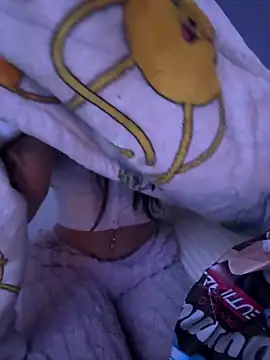 Bunnyylovee online show from 17, 4, 2026