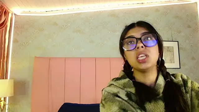 Maia Reficco online show from 10, 9, 2025