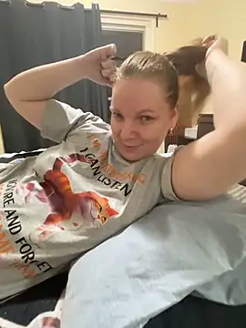 aussiepeaches online show from 11, 11, 2025