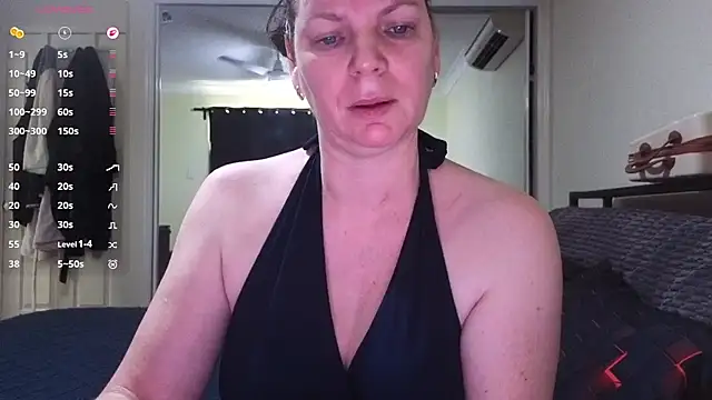 aussiepeaches online show from 21, 10, 2025