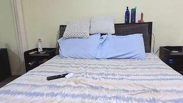 aussiepeaches online show from 29, 9, 2025