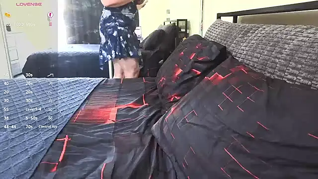 aussiepeaches online show from 29, 10, 2025