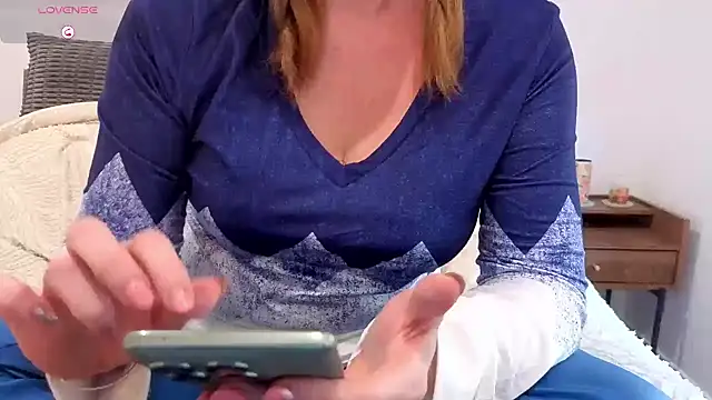 aussiepeaches online show from 4, 6, 2026