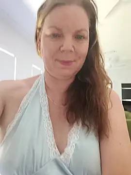 aussiepeaches online show from 9, 4, 2026