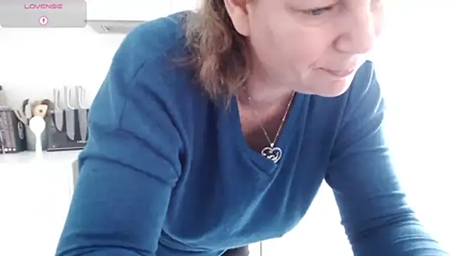 aussiepeaches online show from 25, 5, 2026