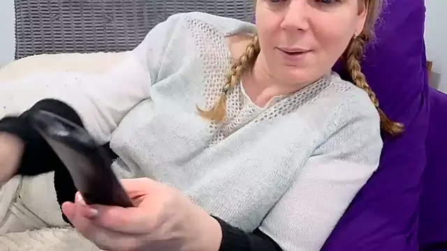 Snapshot of aussiepeaches chatting on 9, 6, 2026 aussiepeaches online show from 9, 6, 2026