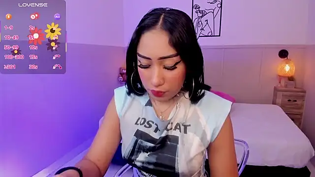 Snapshot of RebecaRush4 chatting on 27, 10, 2025 RebecaRush4 online show from 27, 10, 2025