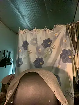 Snapshot of Fin-xinh18 chatting on 5, 11, 2025 Fin-xinh18 online show from 5, 11, 2025