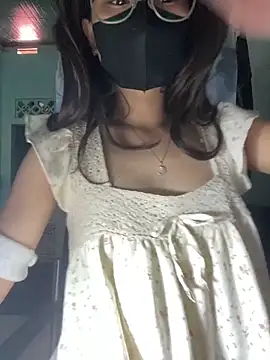 Snapshot of Fin-xinh18 chatting on 5, 10, 2025 Fin-xinh18 online show from 5, 10, 2025