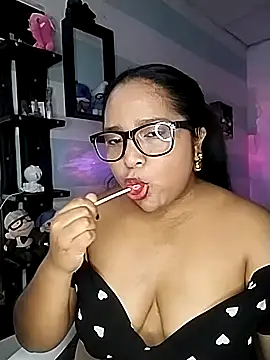 Angelly ricura online show from 15, 10, 2025