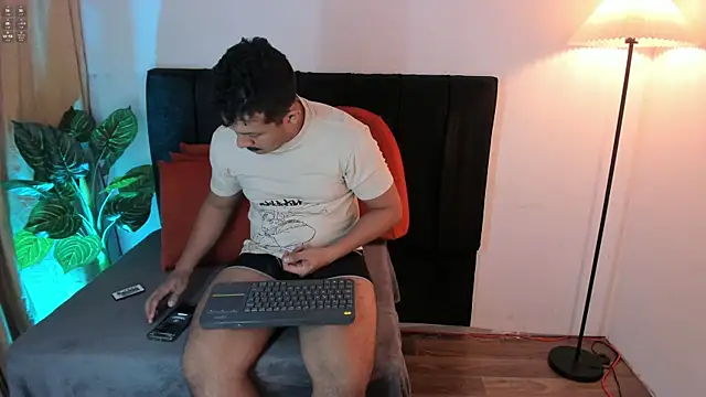 Misterjhons2 online show from 13, 3, 2026