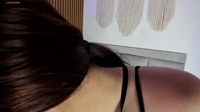 Aliina  Sauvage online show from 3, 11, 2025