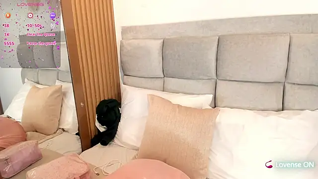 Aliina  Sauvage online show from 27, 11, 2025