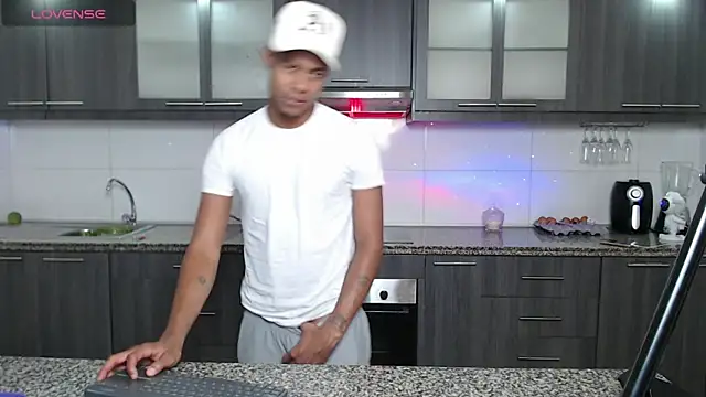 SpicyBoys X online show from 15, 4, 2026