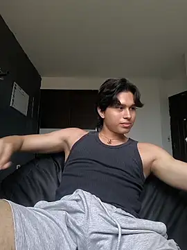 Snapshot of TeddyBear_07 chatting on 4, 11, 2025 TeddyBear 07 online show from 4, 11, 2025