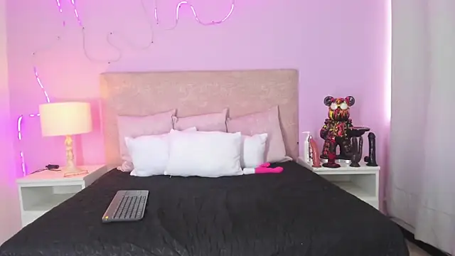 EmaRae1499 online show from 6, 11, 2025