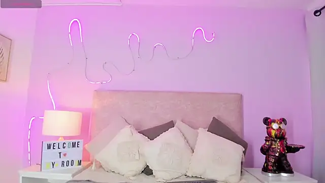 EmaRae1499 online show from 1, 10, 2025