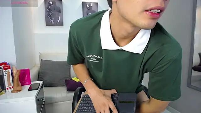 Cady Hot online show from 11, 11, 2025