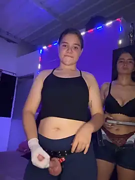 Snapshot of Ashley_and_Zoe chatting on 16, 10, 2025 Ashley and Zoe online show from 16, 10, 2025