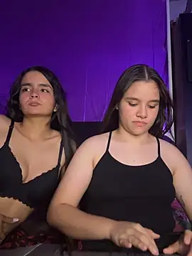 Snapshot of Ashley_and_Zoe chatting on 20, 10, 2025 Ashley and Zoe online show from 20, 10, 2025