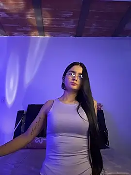 Snapshot of Ashley_and_Zoe chatting on 24, 11, 2025 Ashley and Zoe online show from 24, 11, 2025