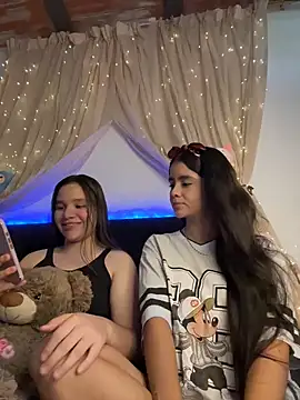 Ashley and Zoe online show from 8, 1, 2026