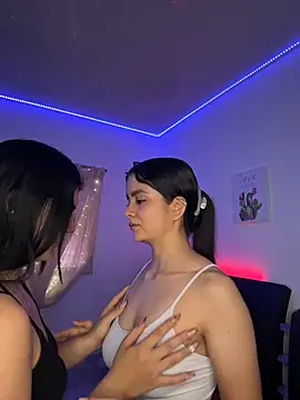 Ashley and Zoe online show from 28, 4, 2026