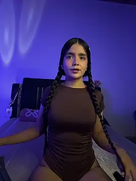 Snapshot of Ashley_and_Zoe chatting on 20, 11, 2025 Ashley and Zoe online show from 20, 11, 2025