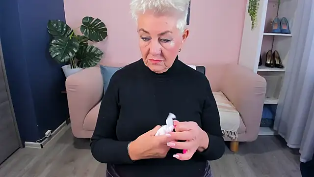 HotandMature online show from 26, 9, 2025