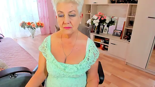 HotandMature online show from 4, 3, 2026